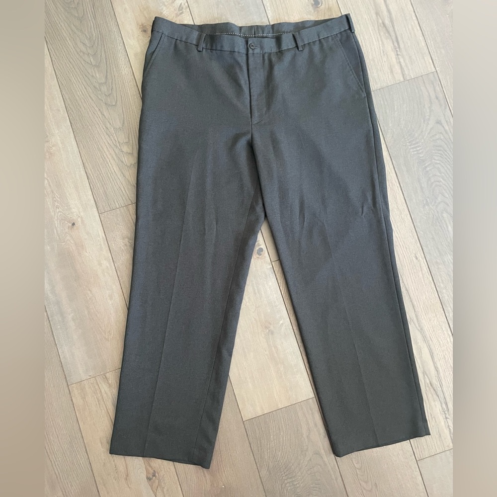 Van Huesen Men’s 42 Dress Pants